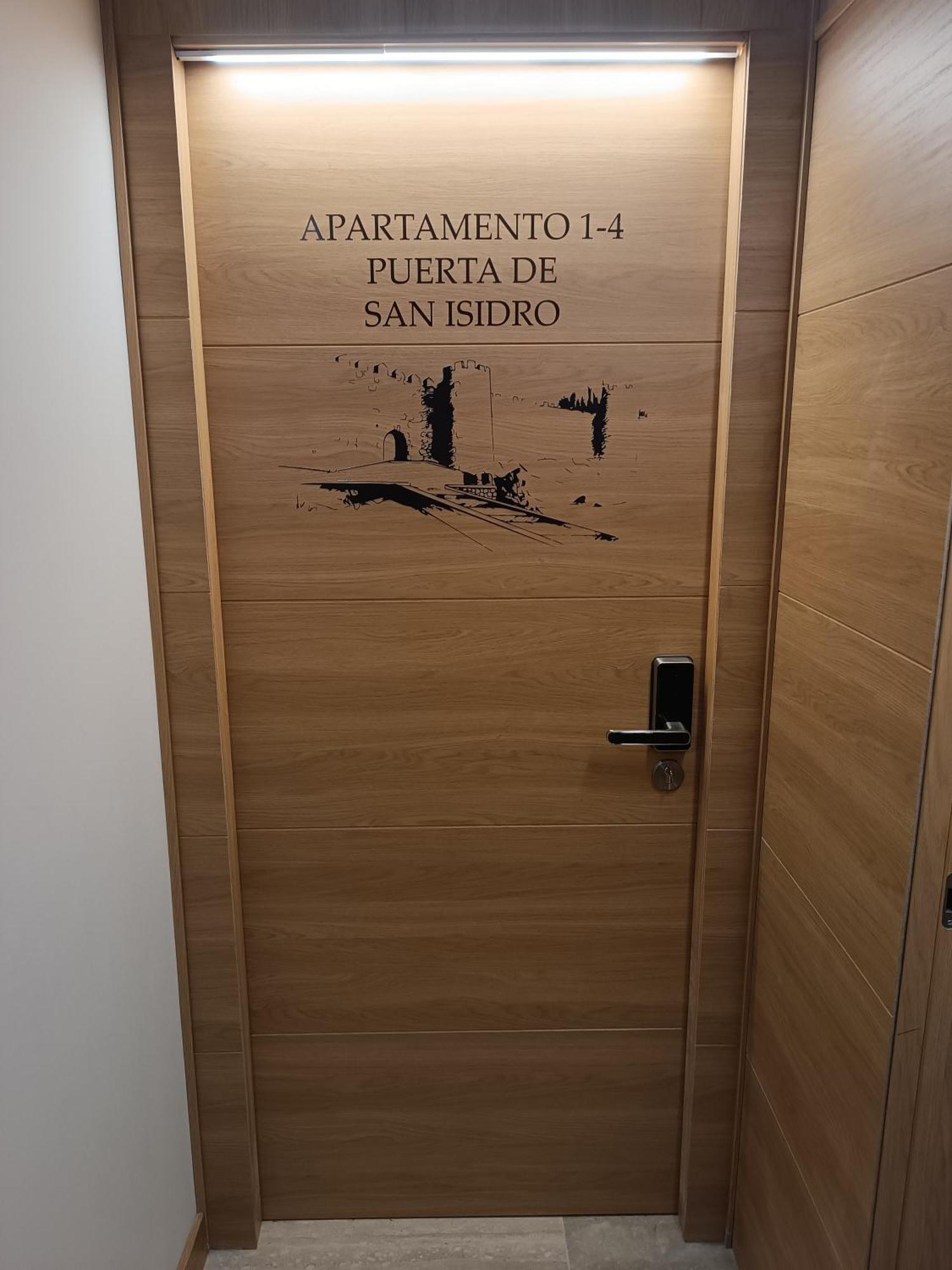 Apartamentos Turisticos Avila Puerta De San Isidro 1-4 Екстер'єр фото