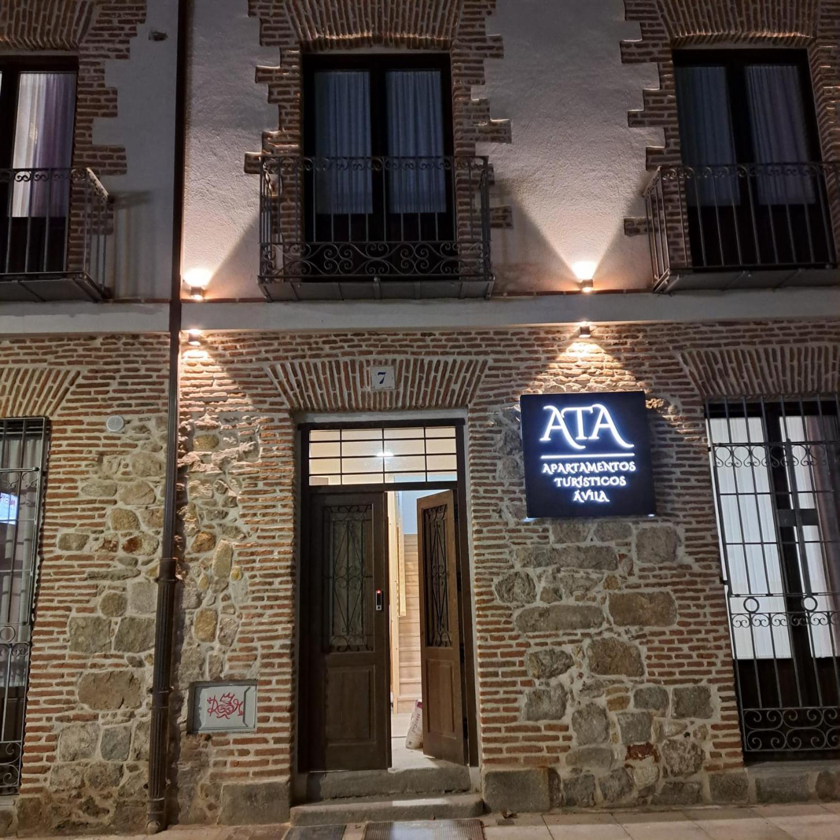 Apartamentos Turisticos Avila Puerta De San Isidro 1-4 Екстер'єр фото