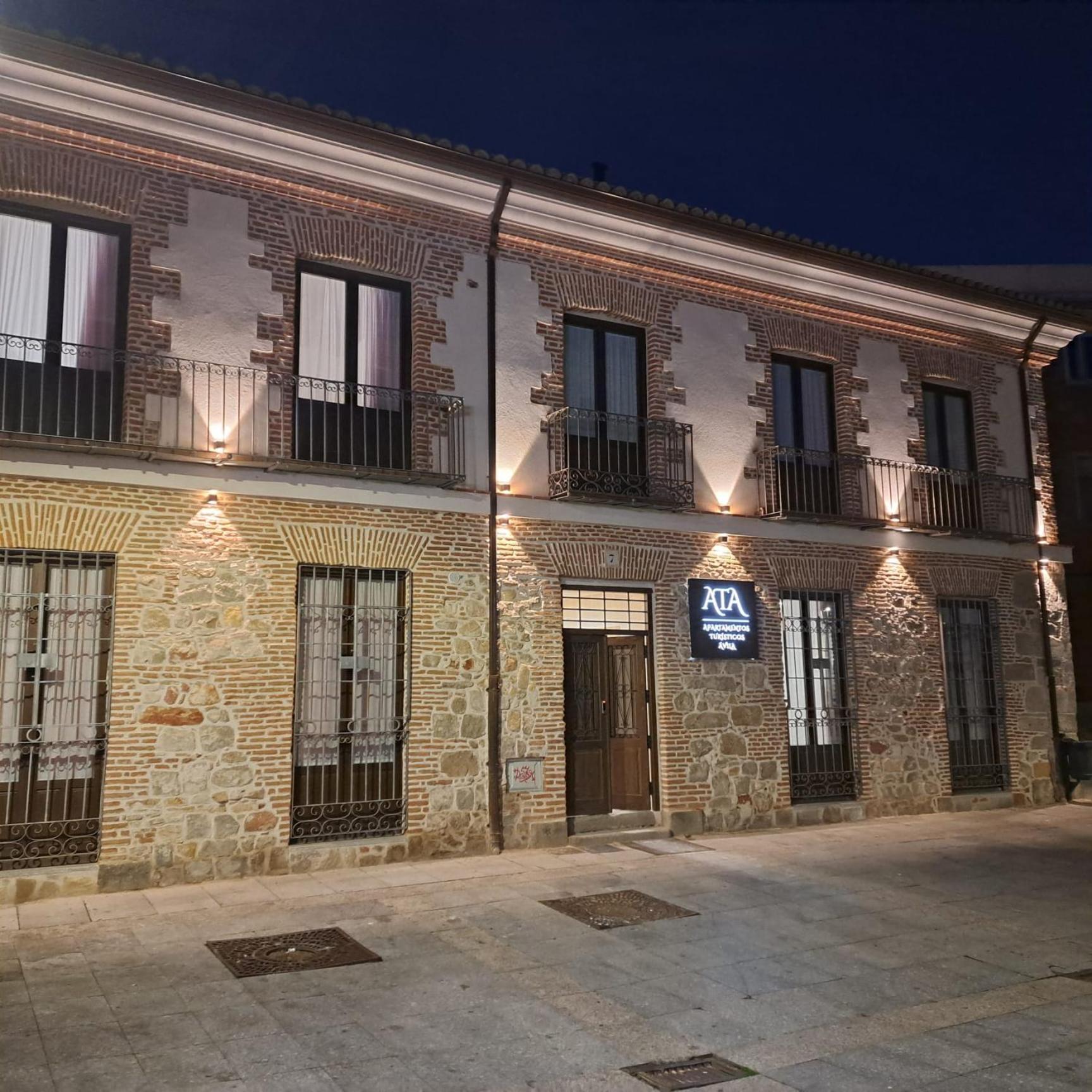 Apartamentos Turisticos Avila Puerta De San Isidro 1-4 Екстер'єр фото